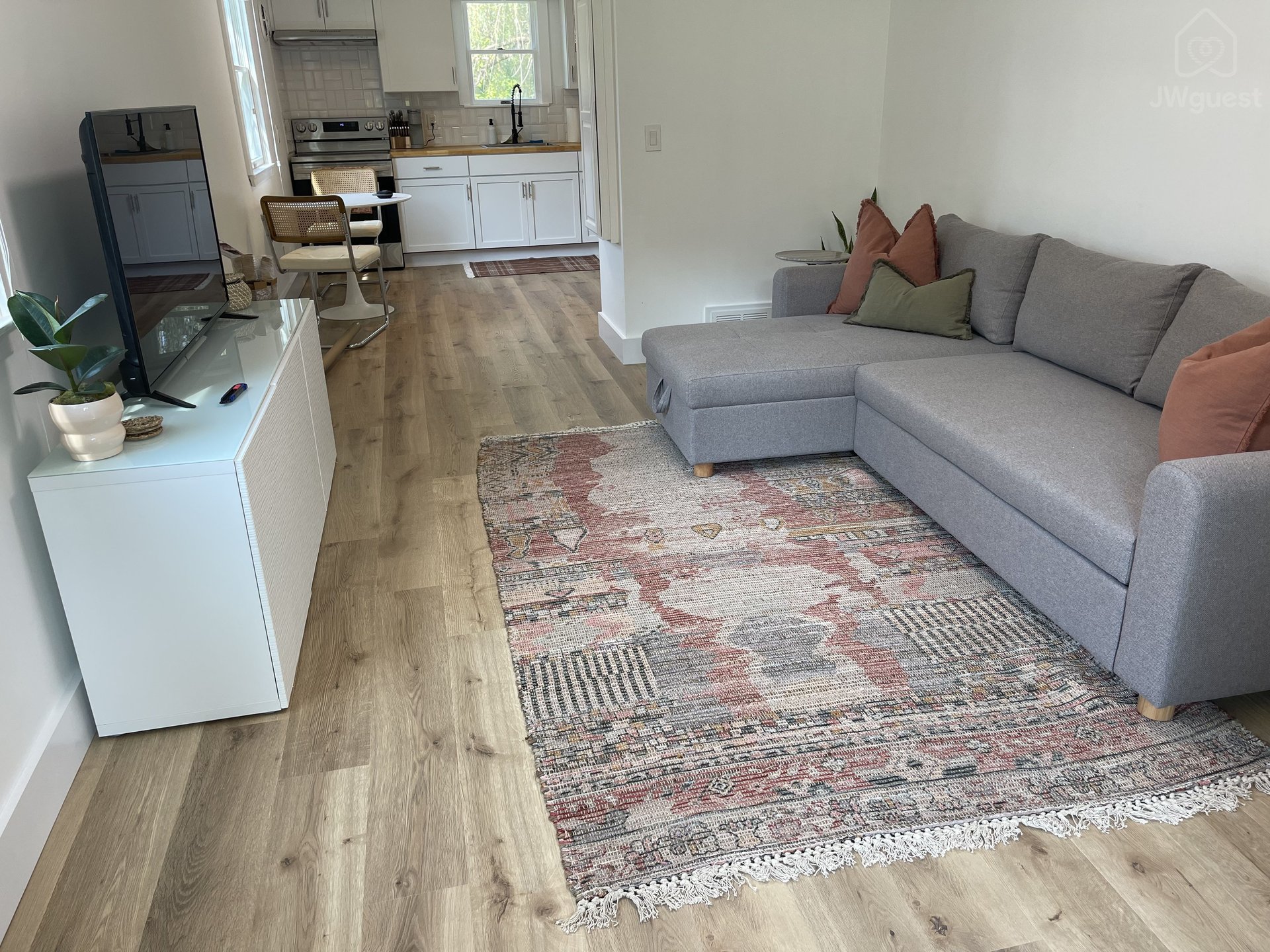 Modern cozy 1 bed 1 bath apartment in the heart of Warwick NY, Warwick, New York — photo 1