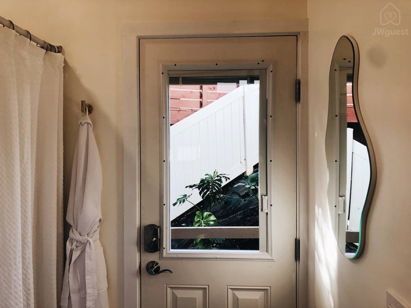 The Entrance — Elevated Jungle Treehouse with Loft BR, Mililani, Hawaii