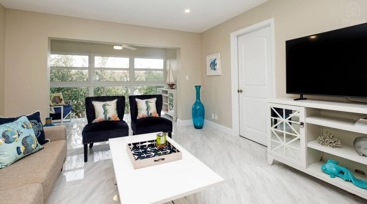 Pompano Beach bright condo, Lauderdale-by-the-Sea, Florida — photo 15