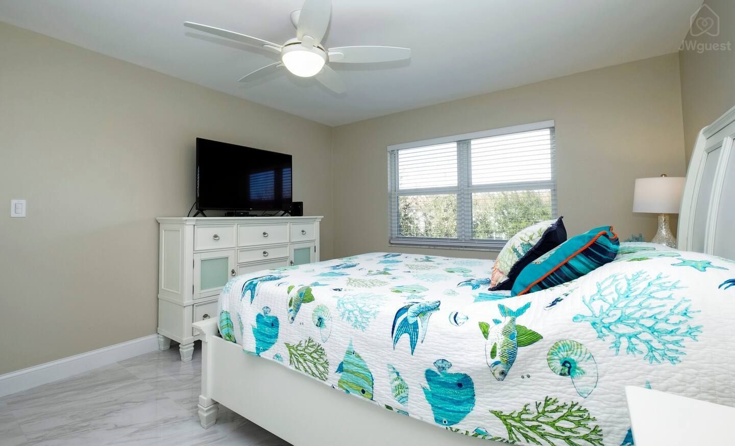 Pompano Beach bright condo, Lauderdale-by-the-Sea, Florida — photo 7