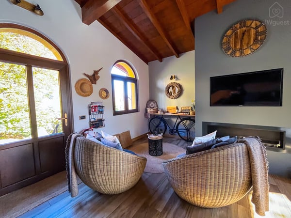 Casa immersa nel verde di un piccolo paesino di 300 abitanti, Marzio, Lombardia — photo 16