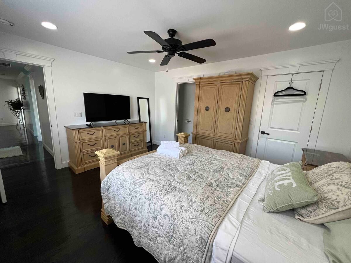 Bedroom 4 — Resort style house with pool - 5min from bethel, Wallkill, New York