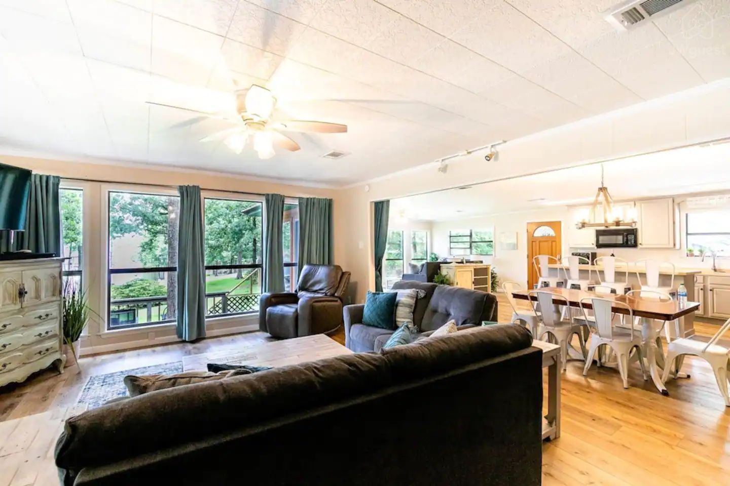 Den and Dining room View — Eden Cove Toledo Bend 4 kayaks Mid-lake Sleeps 16, Many, Louisiana