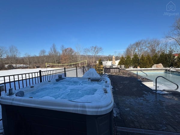 Resort style house with pool - 5min from bethel, Wallkill, New York — photo 73