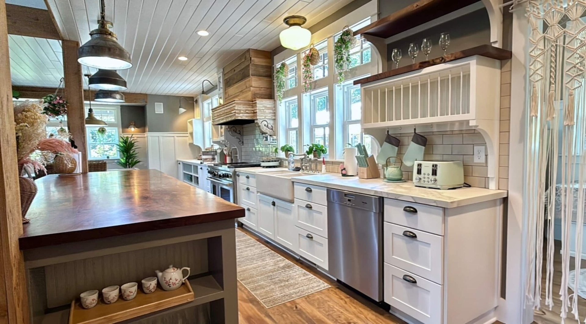 Cozy & Dainty 3-Bdr Farmhouse, Warren, Oregon — photo 19