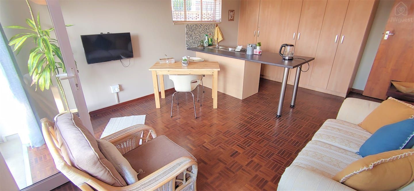 Garden cottage, Roodepoort, Gauteng — photo 10