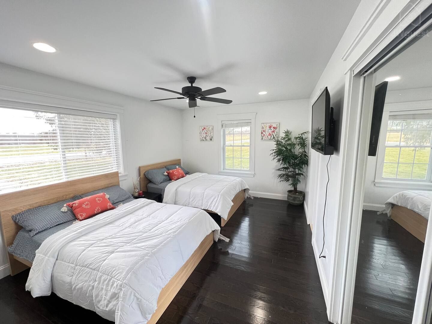 Bedroom 2 — Resort style house with pool - 5min from bethel, Wallkill, New York