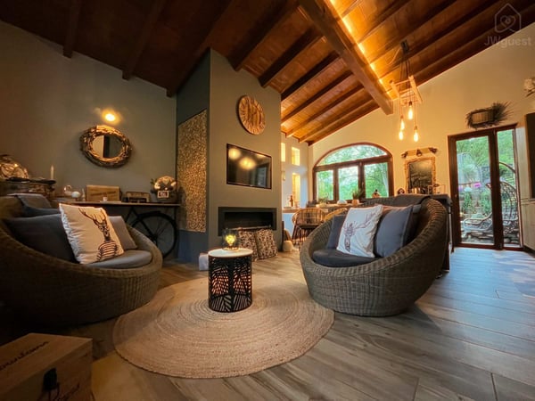 Casa immersa nel verde di un piccolo paesino di 300 abitanti, Marzio, Lombardia — photo 13
