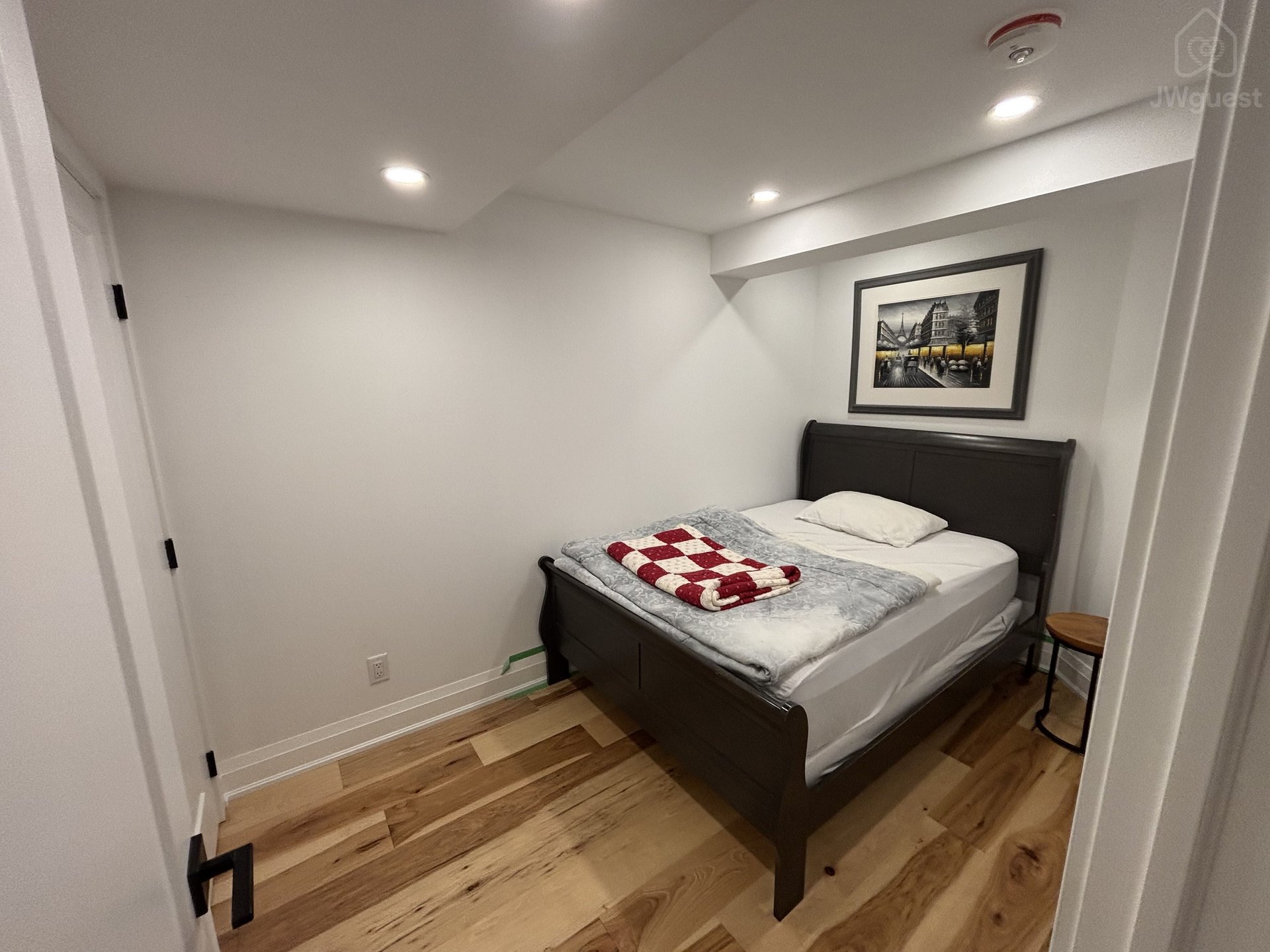 Bright & Modern Private Guest Suite | Separate Entrance | Newl, Brampton, Ontario — photo 11