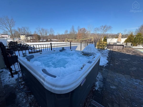 Resort style house with pool - 5min from bethel, Wallkill, New York — photo 72