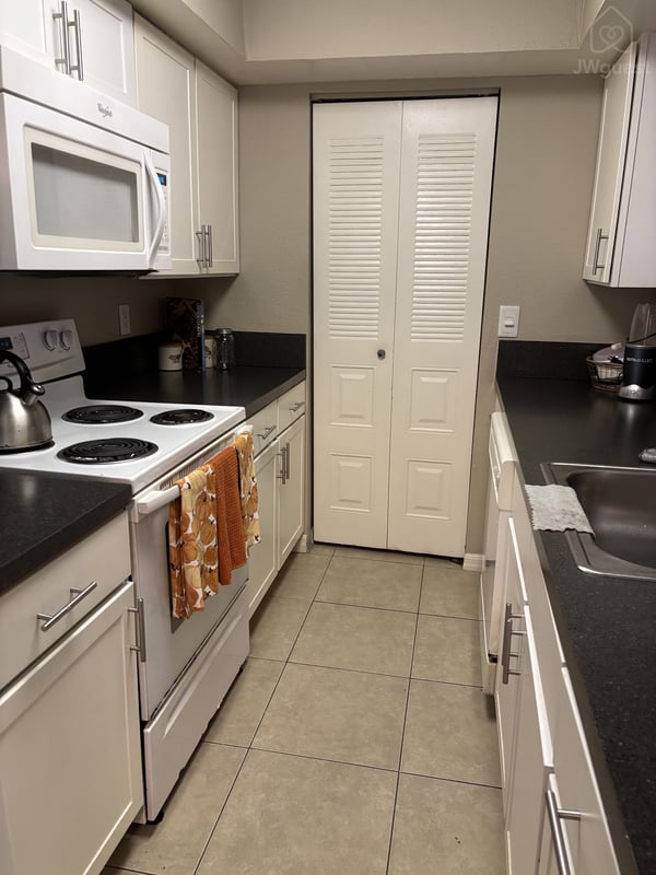 Resort-style amenities in Sunny Boynton Beach Florida, Boynton Beach, Florida — photo 4