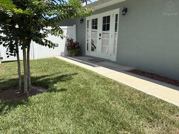 Private guest entrance — Private Coastal Guesthouse Retreat, Palm Coast, Florida