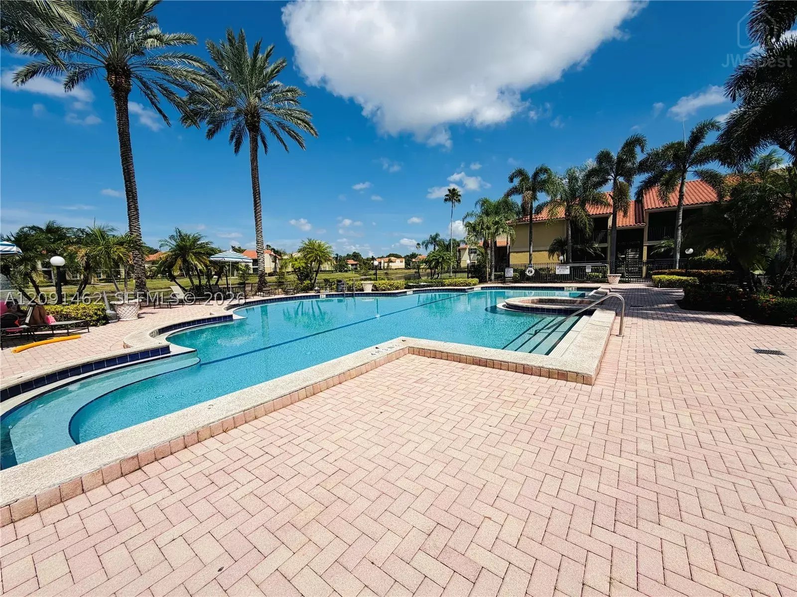 Royal Poinciana Luxury Condominium in Pompano Beach Florida, Pompano Beach, Florida — photo 2