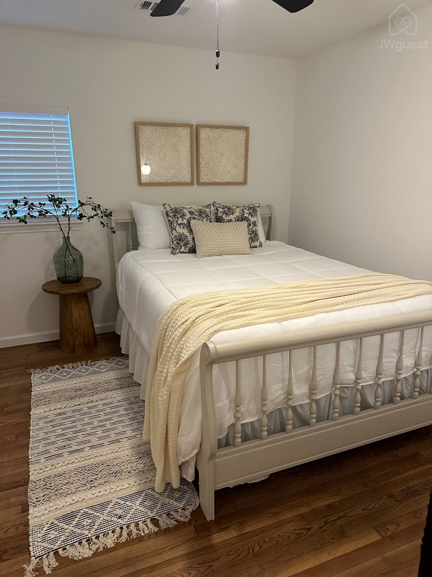 The Cozy Corner 4BR Sleeps 8, Houston, Texas — photo 18
