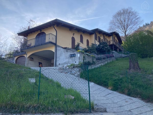 Casa immersa nel verde di un piccolo paesino di 300 abitanti, Marzio, Lombardia — photo 40