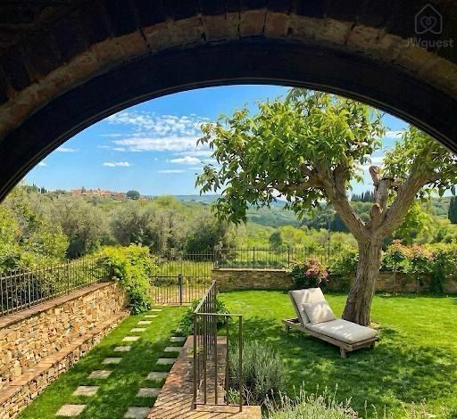 The Barn under the Tuscan countryside, Tavarnelle, Toscana — photo 33