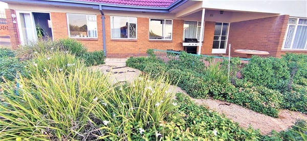 Garden cottage, Roodepoort, Gauteng — photo 34