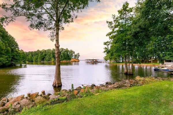 Outdoor area/View — Eden Cove Toledo Bend 4 kayaks Mid-lake Sleeps 16, Many, Louisiana