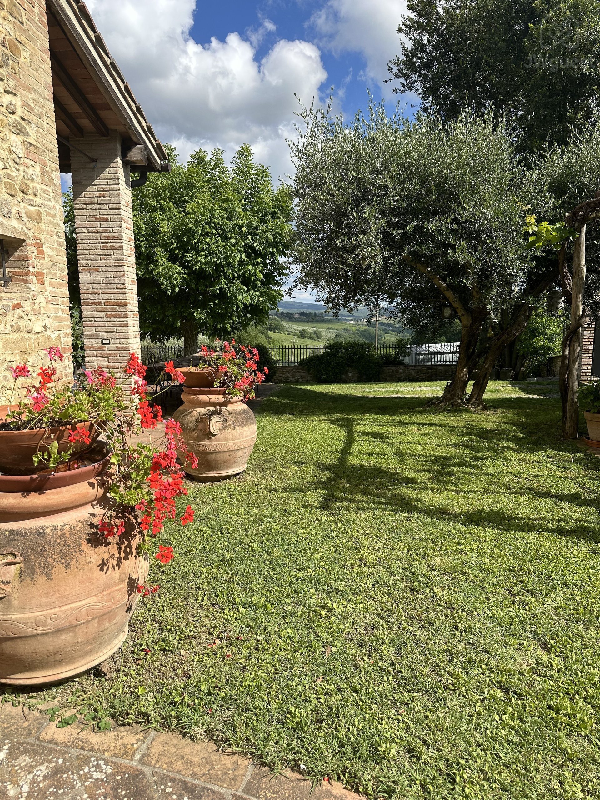 The Barn under the Tuscan countryside, Tavarnelle, Toscana — photo 8