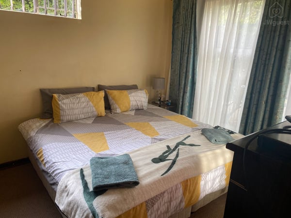 Korhaan Bedroom Suite, Roodepoort, Gauteng — photo 2