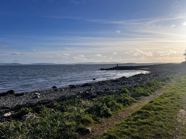 Modern King Room Coastal Walks in Galway City, Galway, County Galway — photo 16